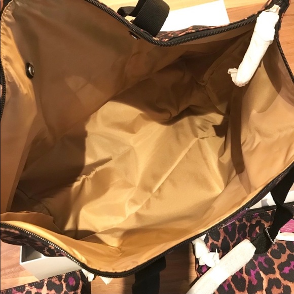 NWT Coach Weekender Bag Tote 3pc Set Travel Cosmetic Animal Print Purple Black - Picture 4 of 7